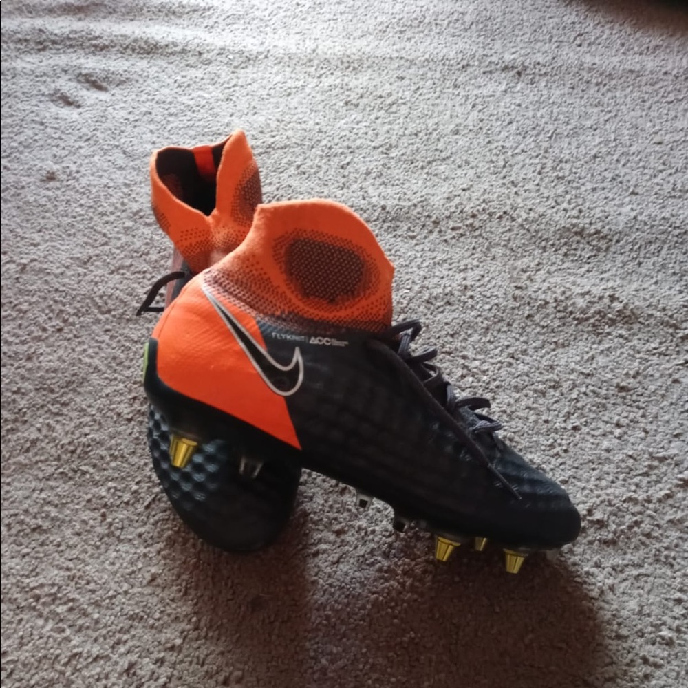 ⚽️⚽️NIKE SOCCER CLEATS⚽️⚽️